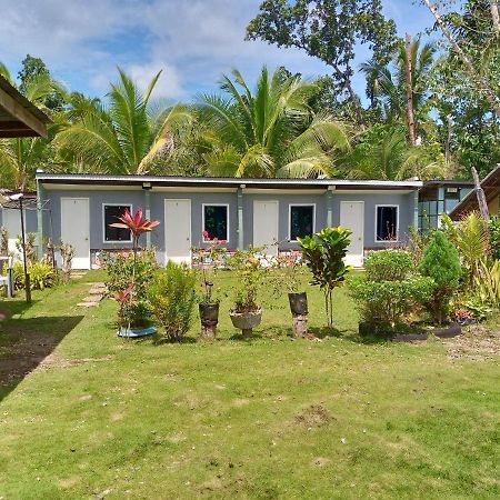 Junjals Backpackers Chalet Bohol Bagian luar foto