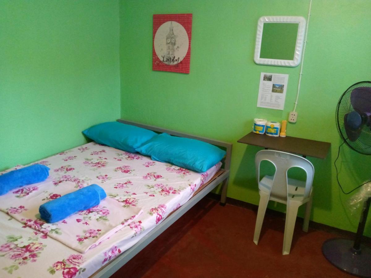 Junjals Backpackers Chalet Bohol Bagian luar foto