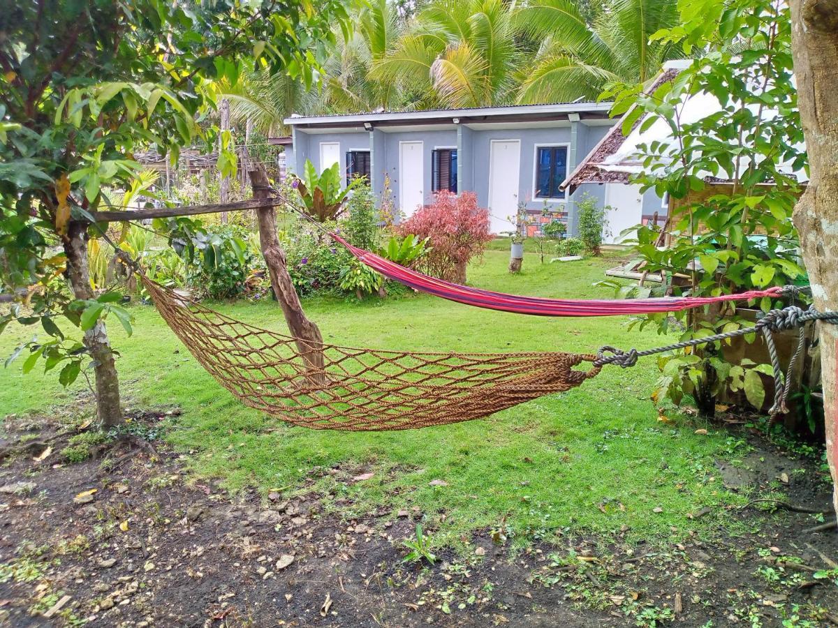 Junjals Backpackers Chalet Bohol Bagian luar foto