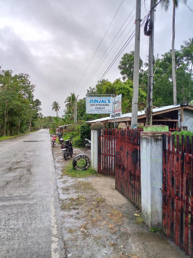 Junjals Backpackers Chalet Bohol Bagian luar foto