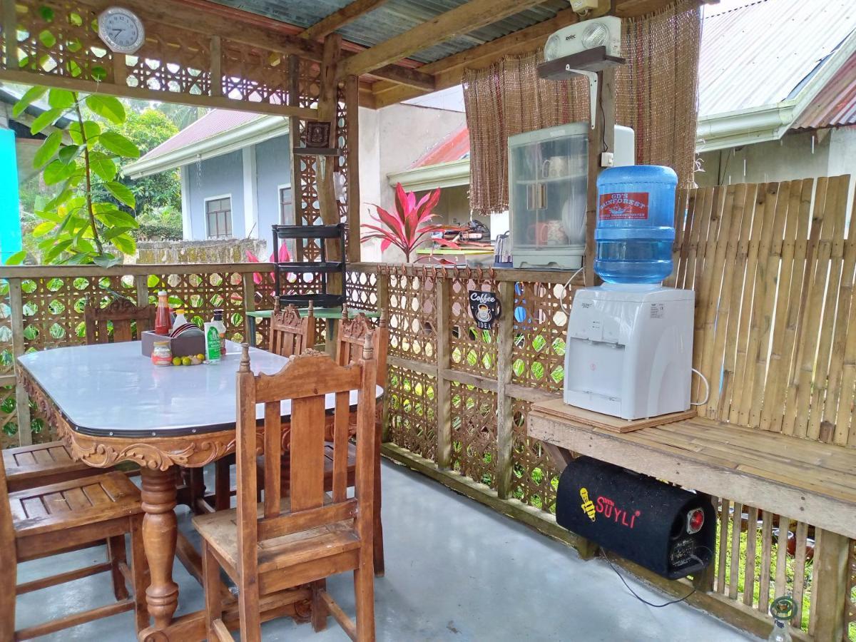 Junjals Backpackers Chalet Bohol Bagian luar foto