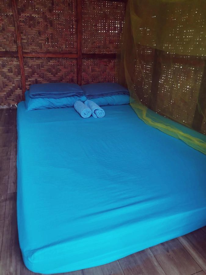 Junjals Backpackers Chalet Bohol Bagian luar foto